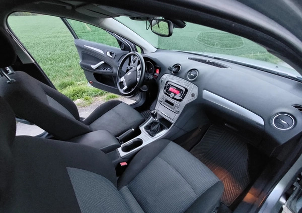 Ford Mondeo cena 21900 przebieg: 262000, rok produkcji 2007 z Czyżew małe 326